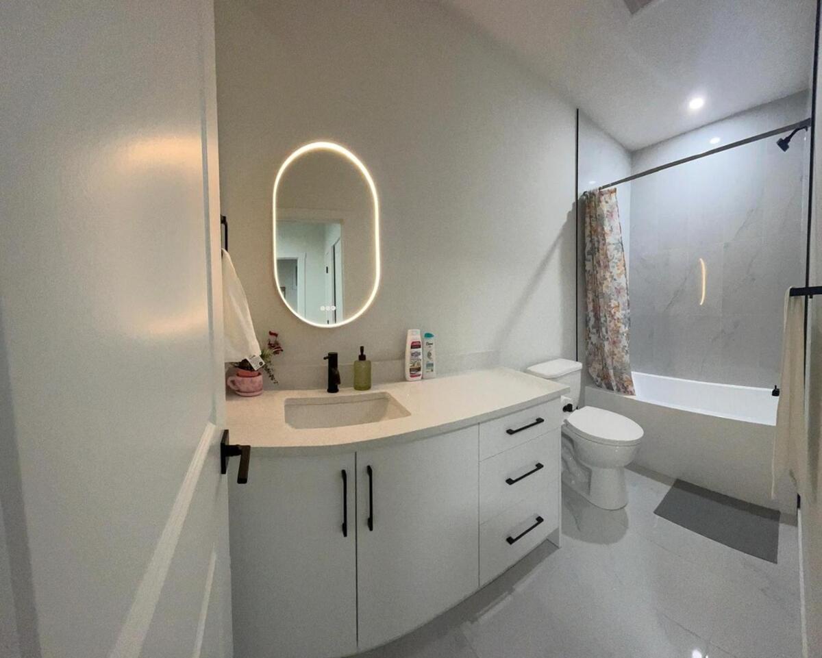 Holiday home Haven Lodge, 2br Brand New Basement Calgary